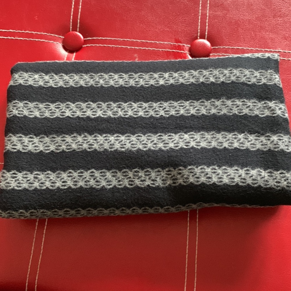 Louis Quatorze Scarves Black and grey